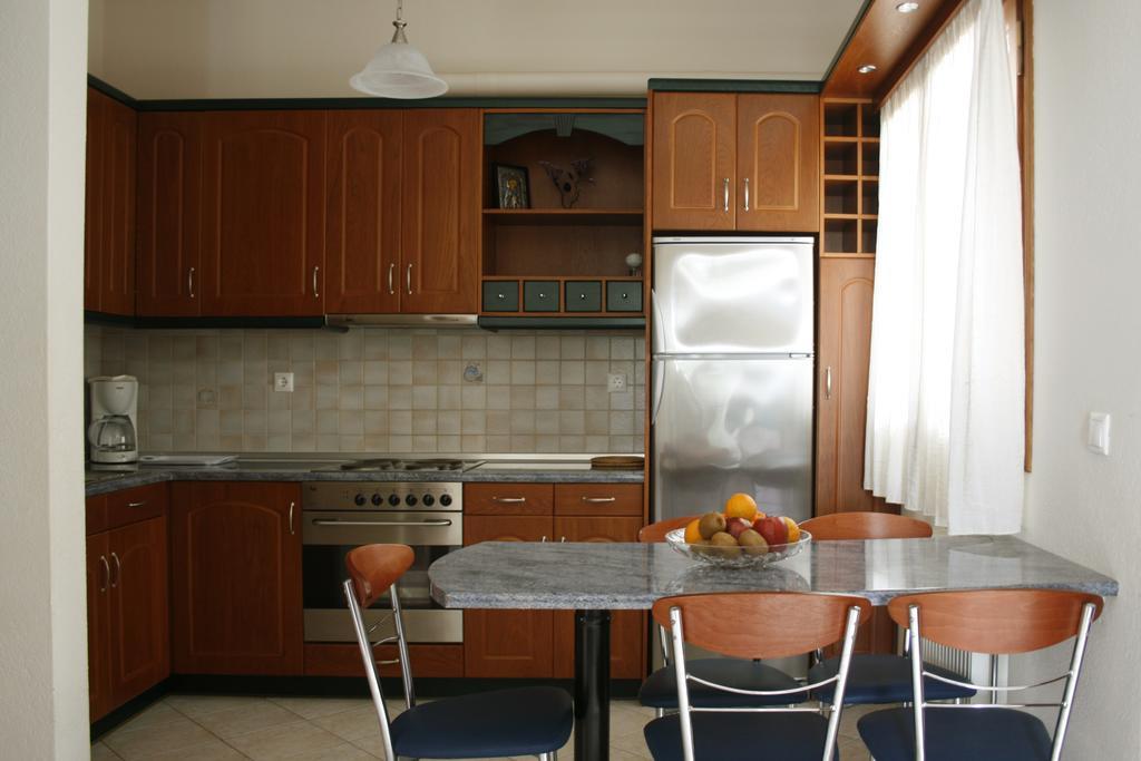 Zouzoulas Filoxenia - Koralia Apartments Milína Rom bilde