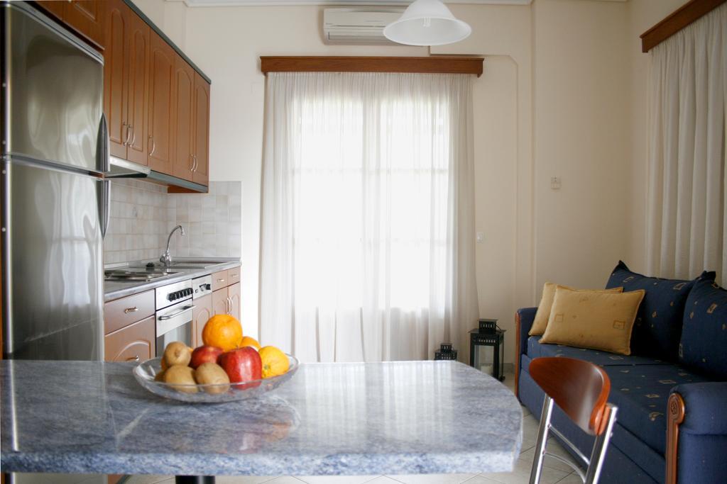 Zouzoulas Filoxenia - Koralia Apartments Milína Rom bilde